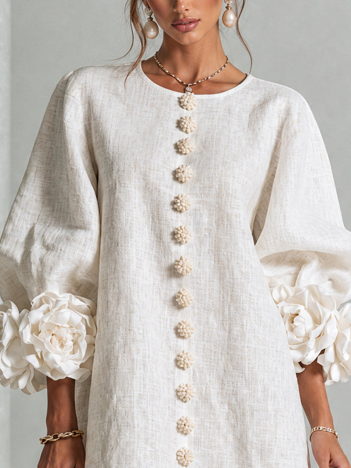 Robe à boutons fleuris